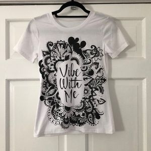 VIBE WITH ME B/W Boho Floral Graphic Tee Small